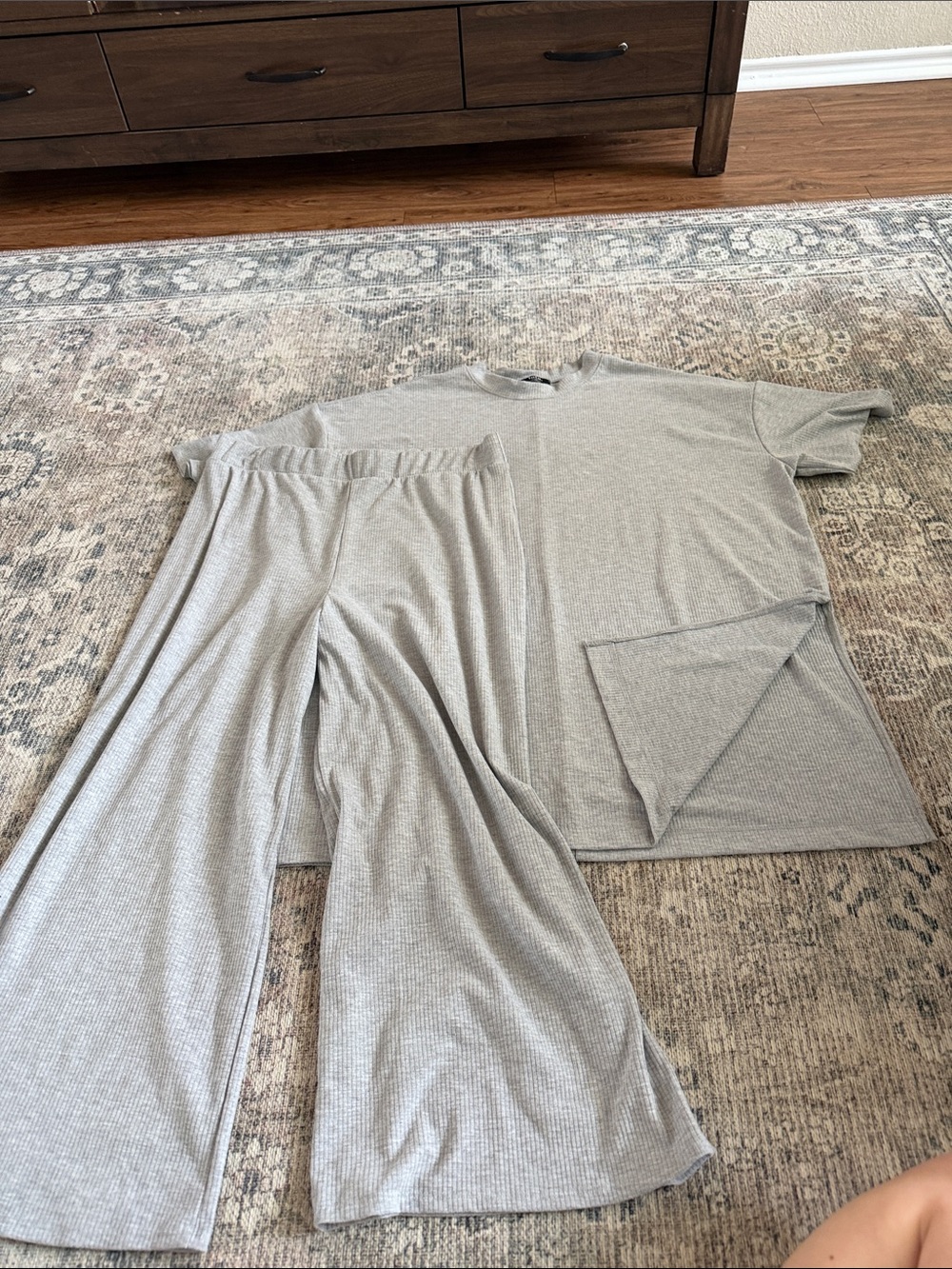 Dressed in Lala Lex ribbed set GREY